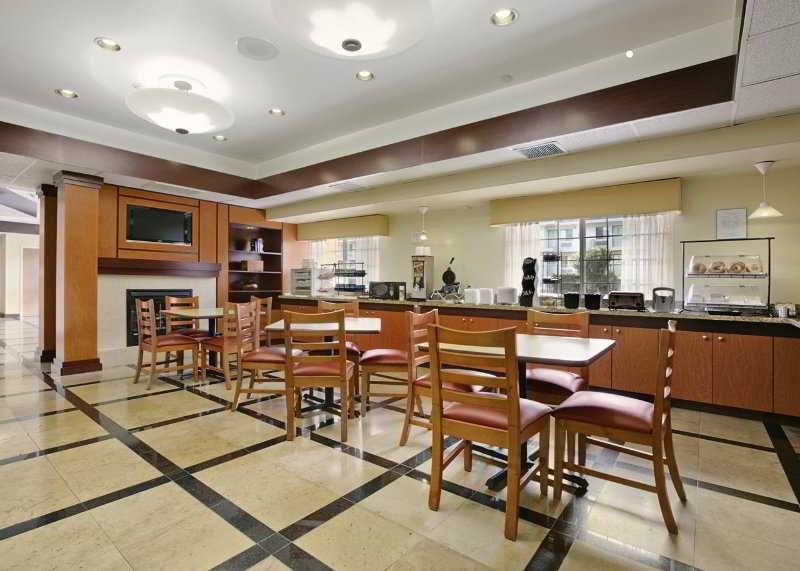 Comfort Inn & Suites Oakland Airport Restoran fotoğraf