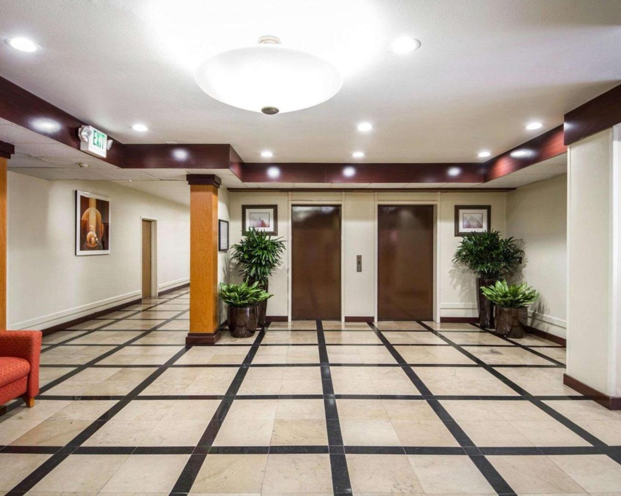 Comfort Inn & Suites Oakland Airport Dış mekan fotoğraf
