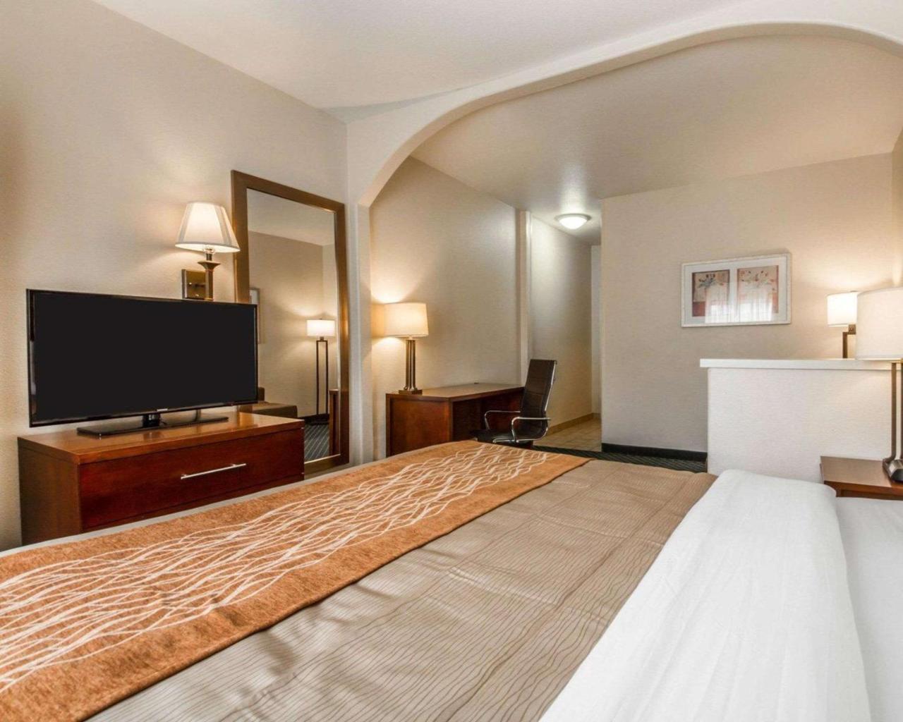 Comfort Inn & Suites Oakland Airport Dış mekan fotoğraf