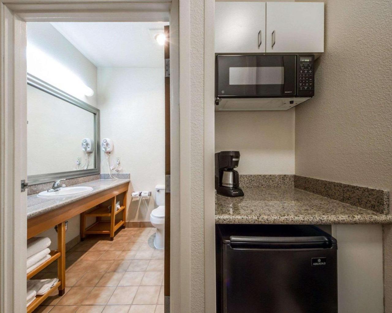 Comfort Inn & Suites Oakland Airport Dış mekan fotoğraf